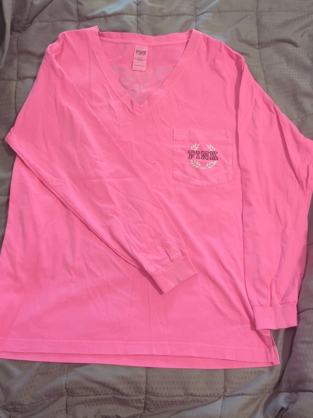 PINK Victoria's Secret Bright Pink V‑Neck Long Sleeve Pocket Tee